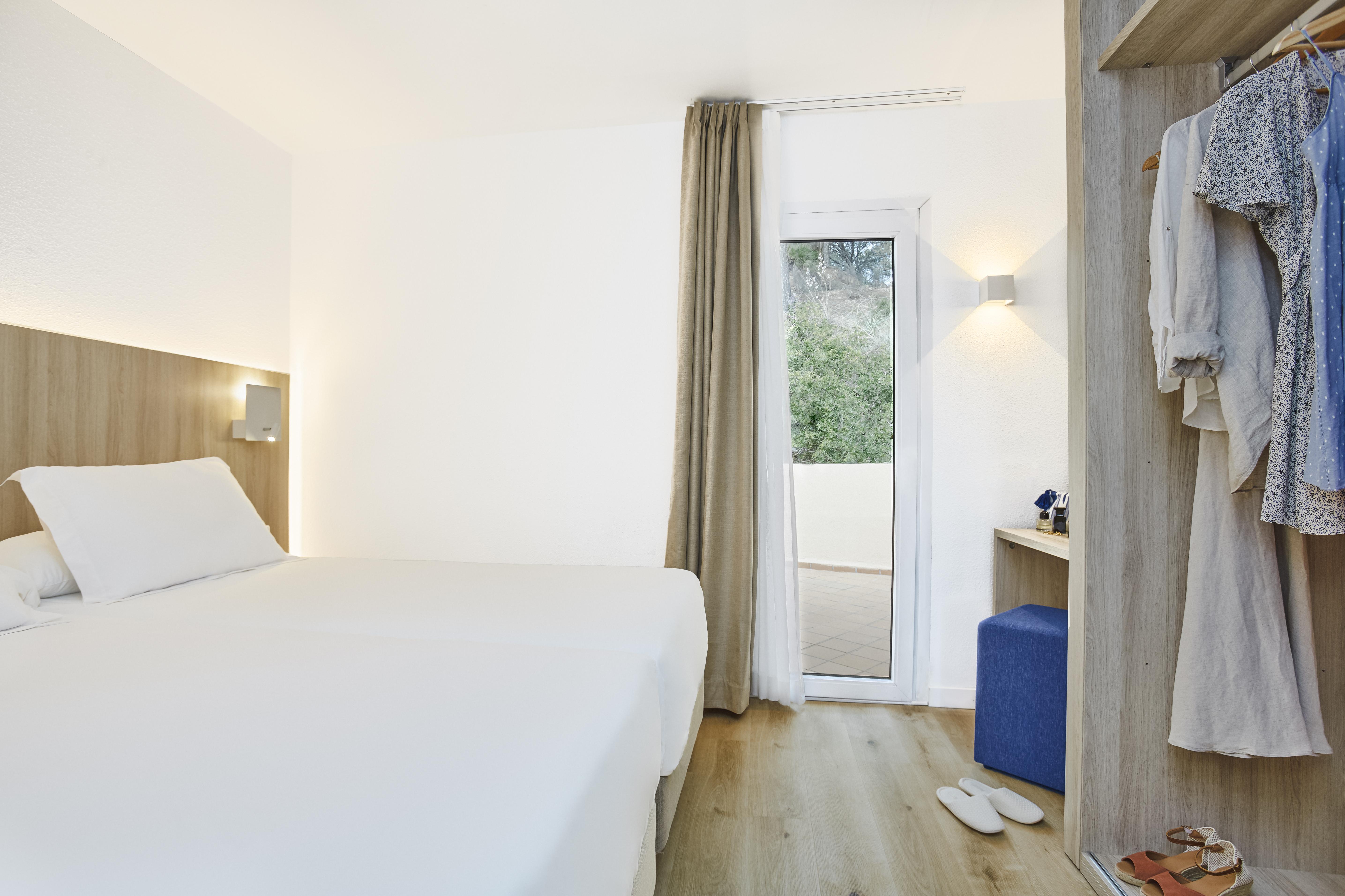 Universal Aparthotel Don Camilo Sant Elm Kültér fotó