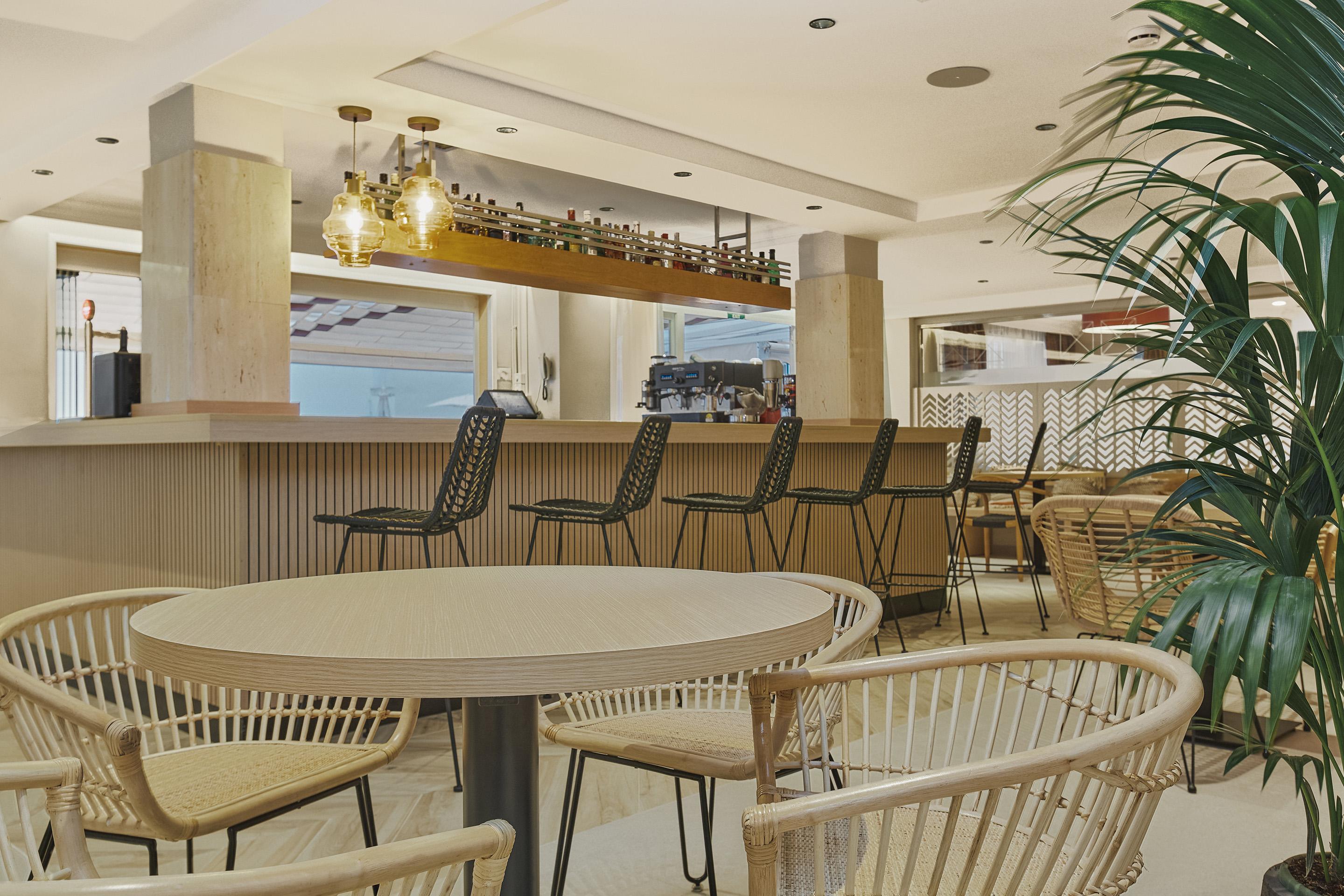 Universal Aparthotel Don Camilo Sant Elm Kültér fotó