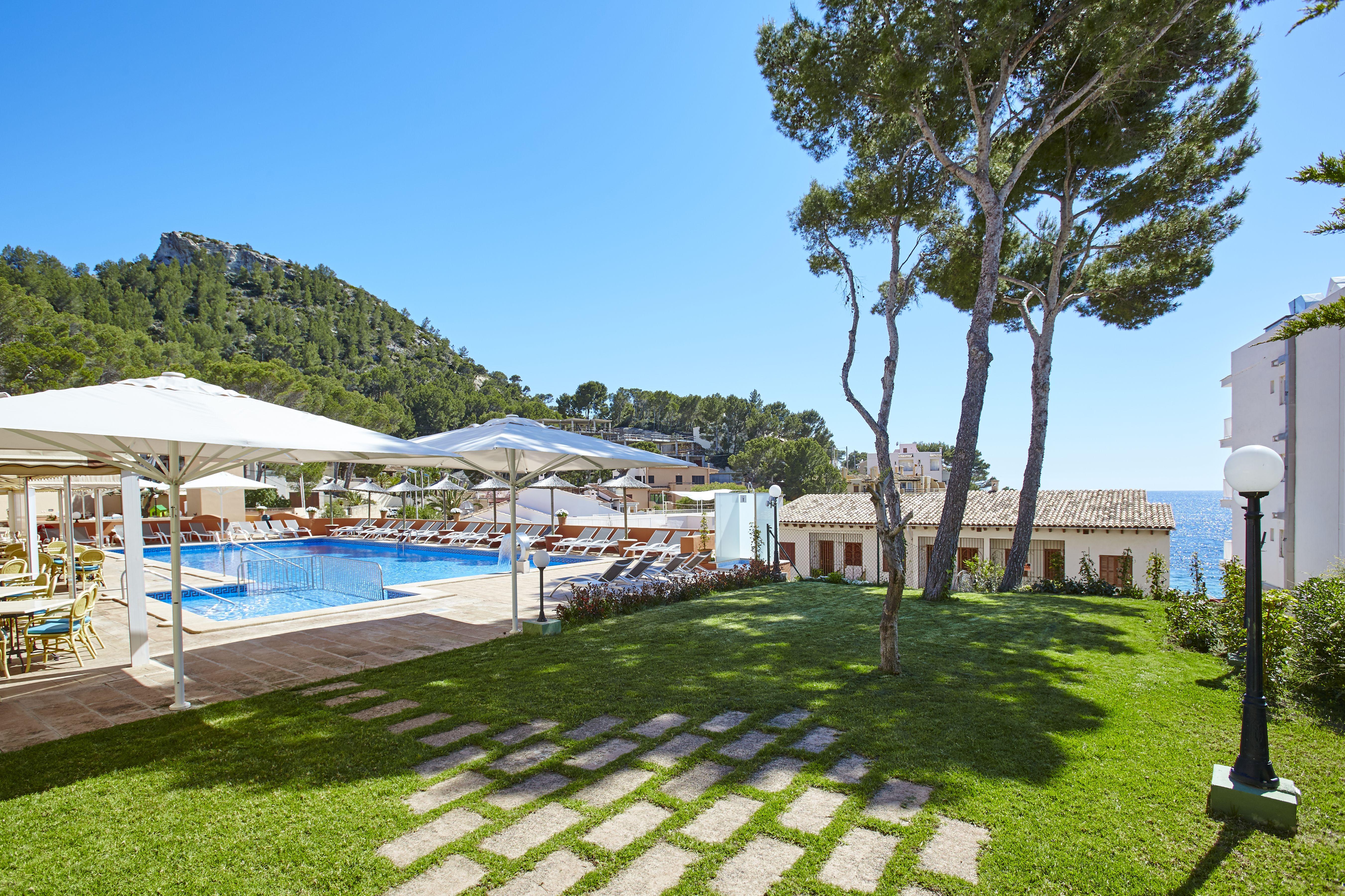 Universal Aparthotel Don Camilo Sant Elm Kültér fotó