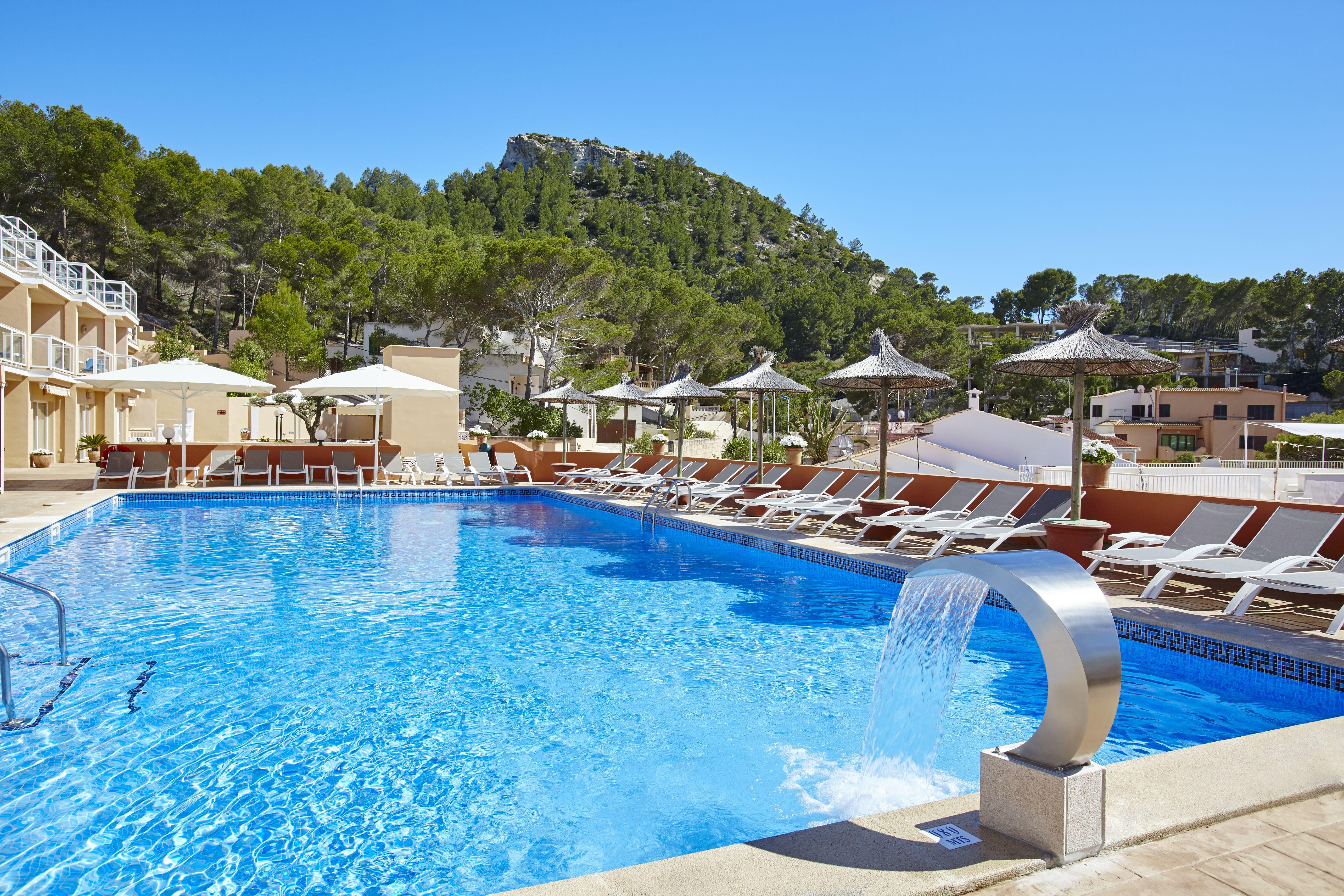 Universal Aparthotel Don Camilo Sant Elm Kültér fotó